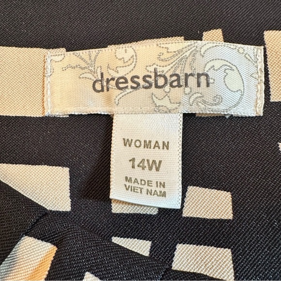 Plus Size Black and Cream Patterned Dress with Red Belt - Picture 4 of 7